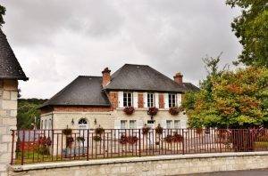 Chivres-Val